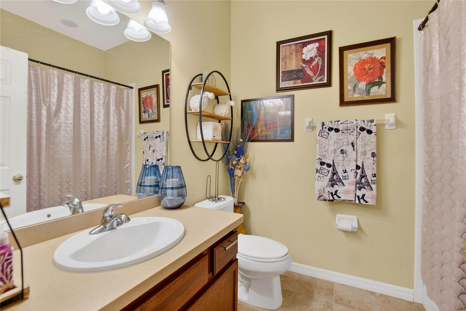 Image 27 of 39 For 209 Sawtooth Drive