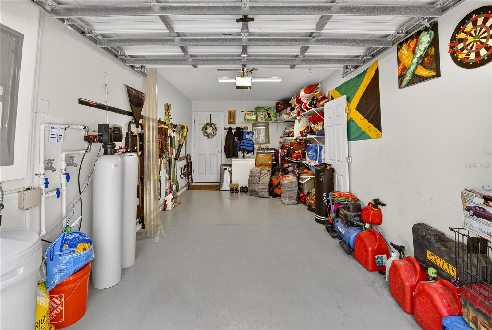 Image 32 of 39 For 209 Sawtooth Drive