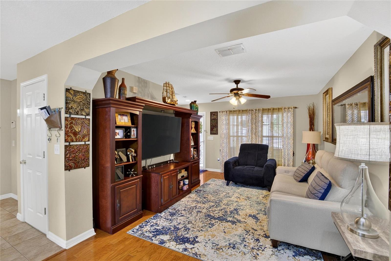 Image 7 of 39 For 209 Sawtooth Drive