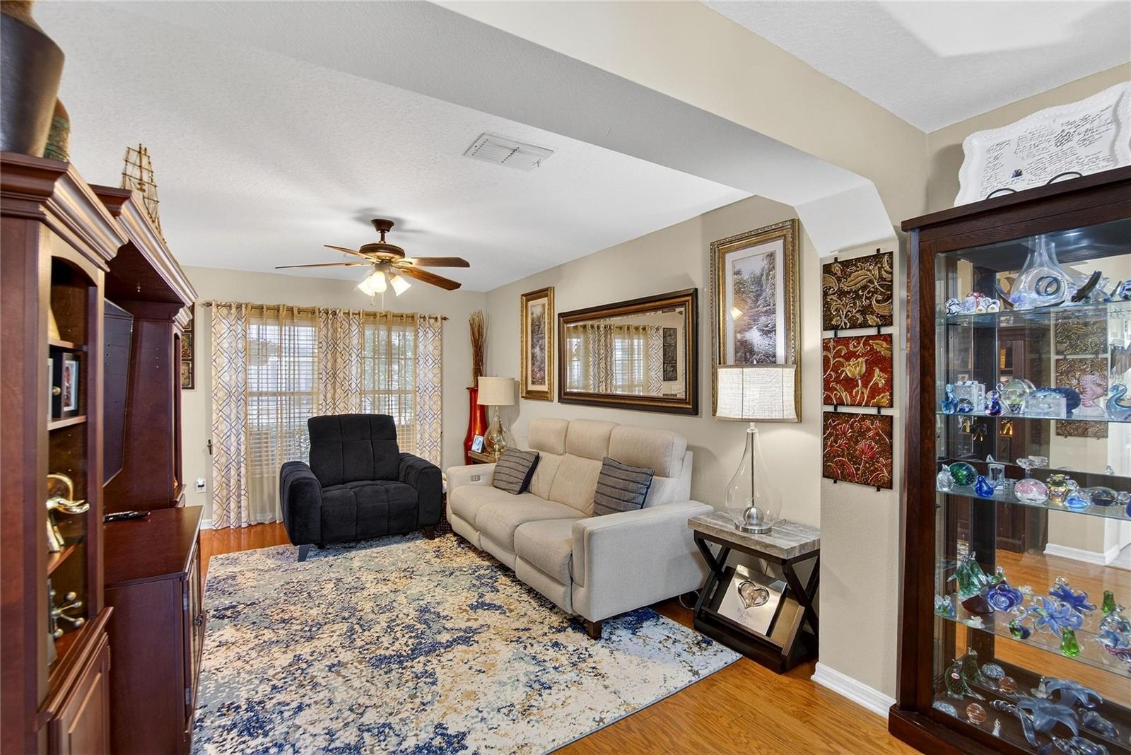 Image 8 of 39 For 209 Sawtooth Drive