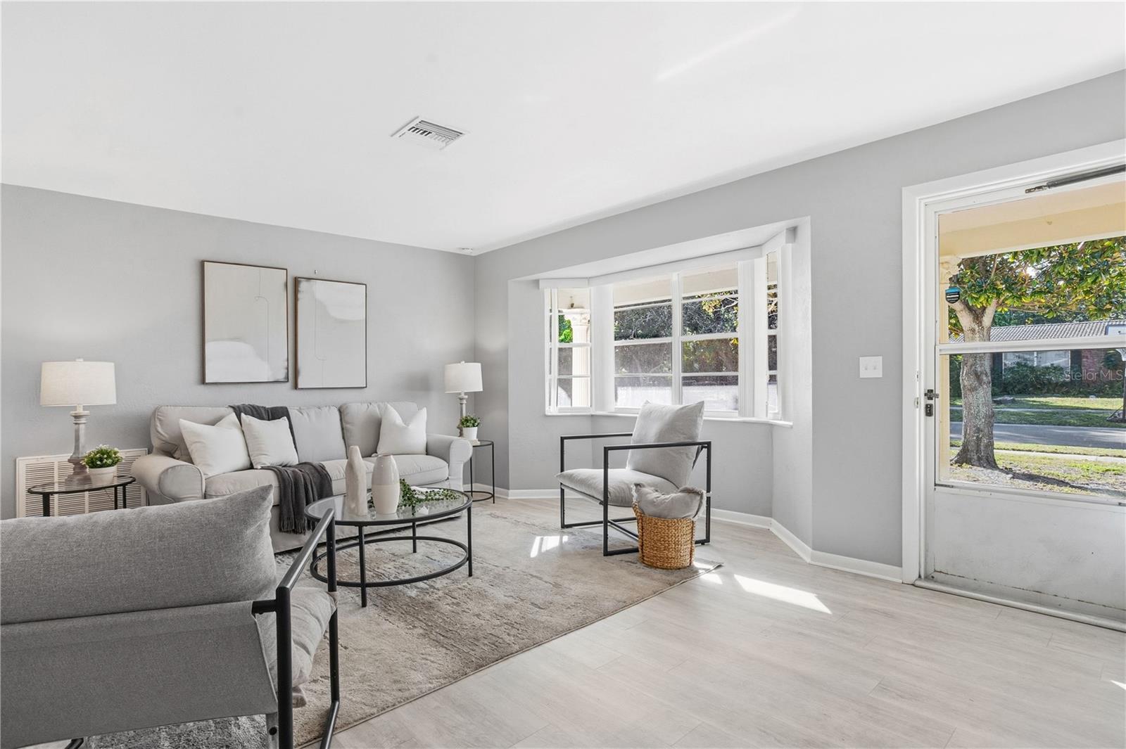 Image 2 of 21 For 2481 12th Avenue Sw