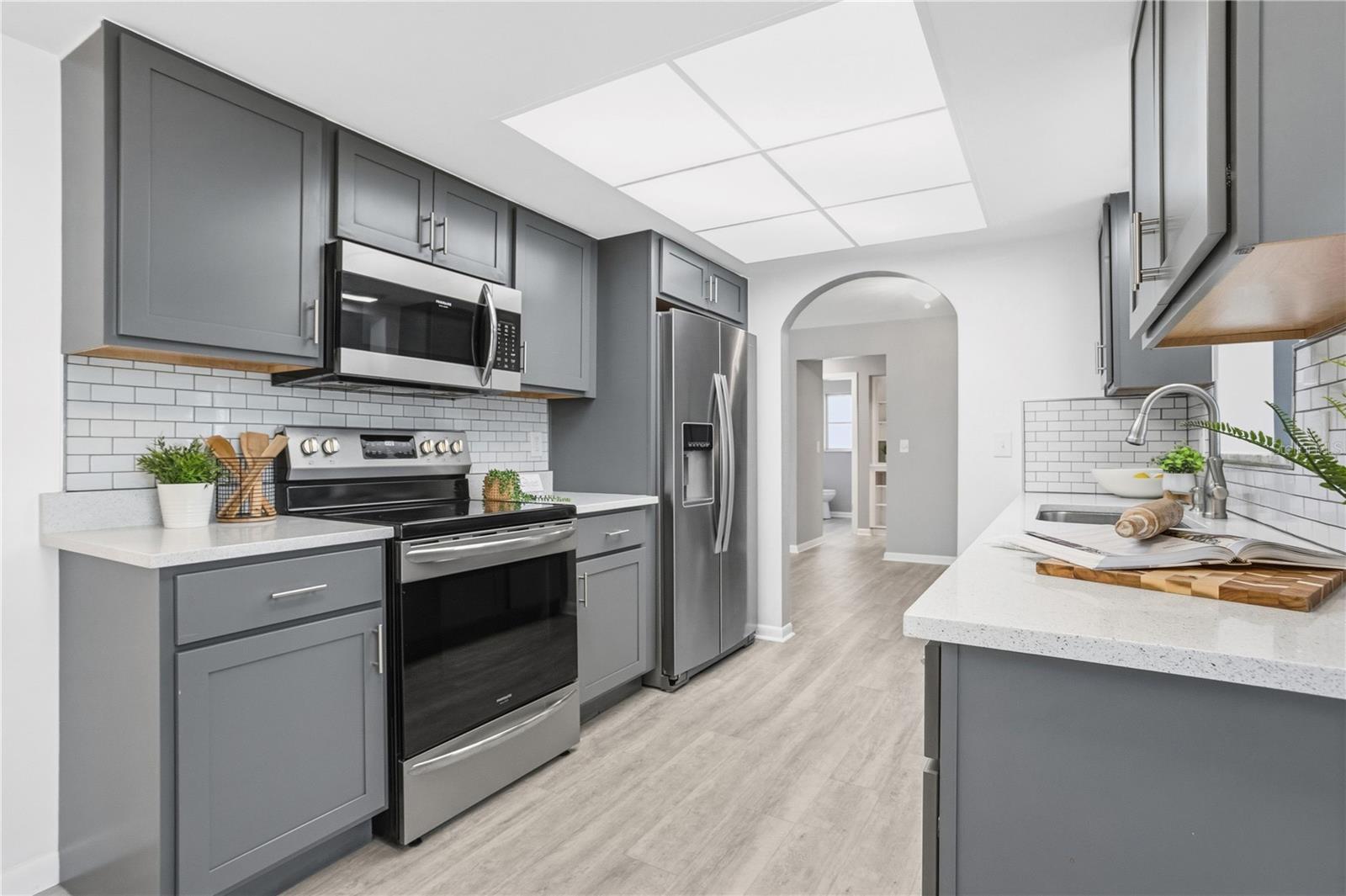 Image 4 of 21 For 2481 12th Avenue Sw