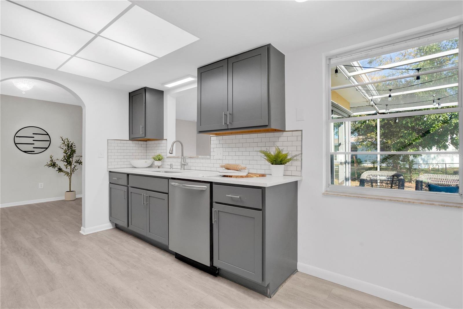 Image 7 of 21 For 2481 12th Avenue Sw