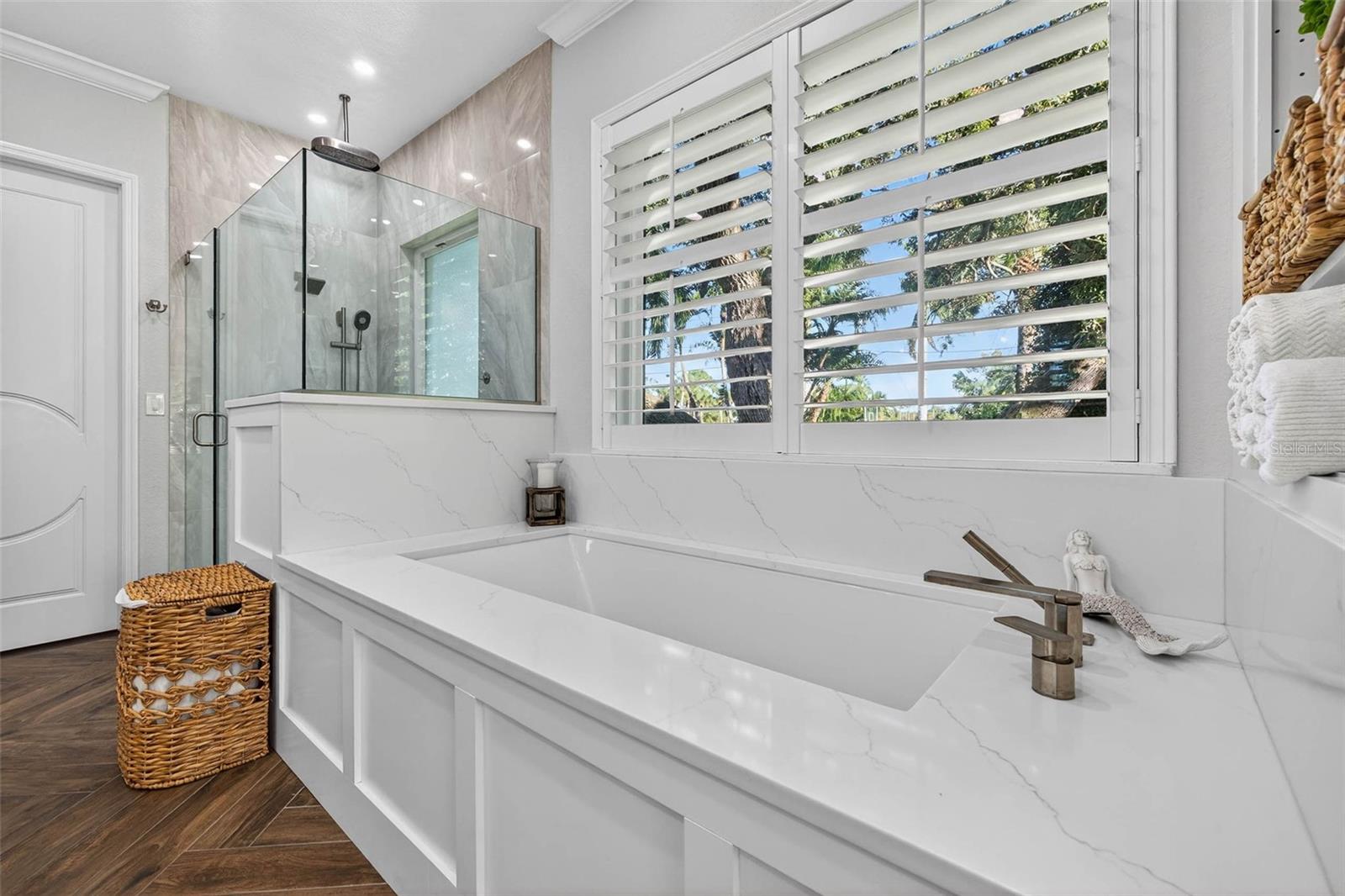 Image 20 of 50 For 1581 Alexander Road