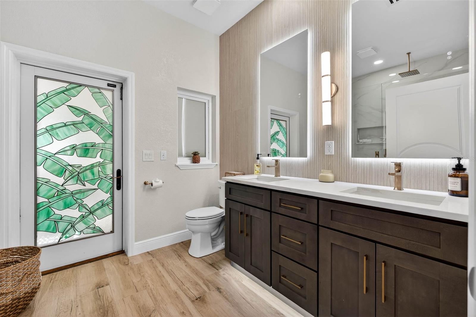 Image 31 of 50 For 1581 Alexander Road