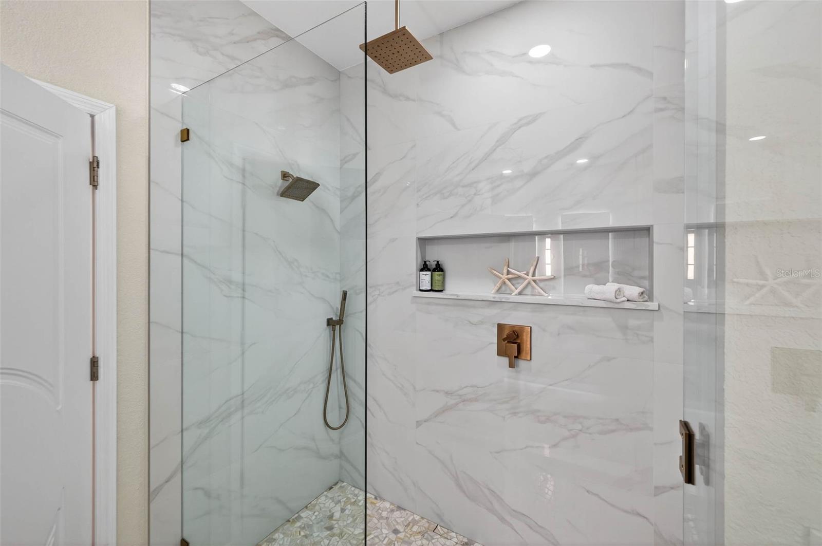 Image 32 of 50 For 1581 Alexander Road