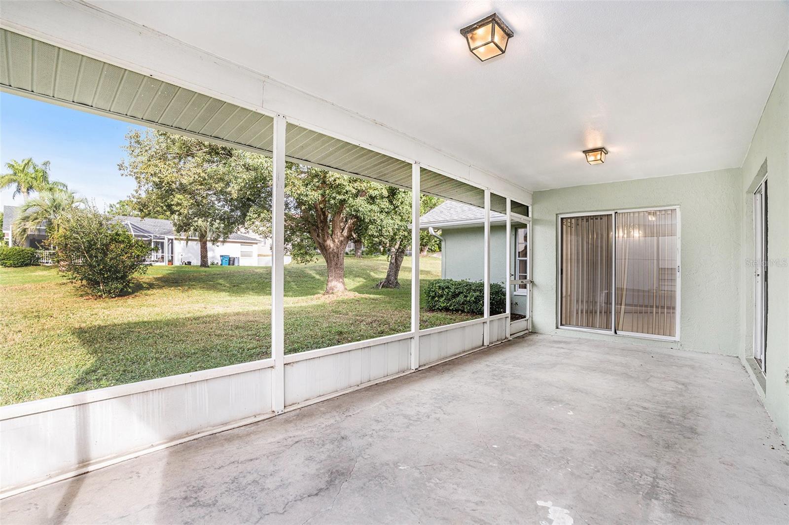 Image 24 of 27 For 1247 Venetia Drive