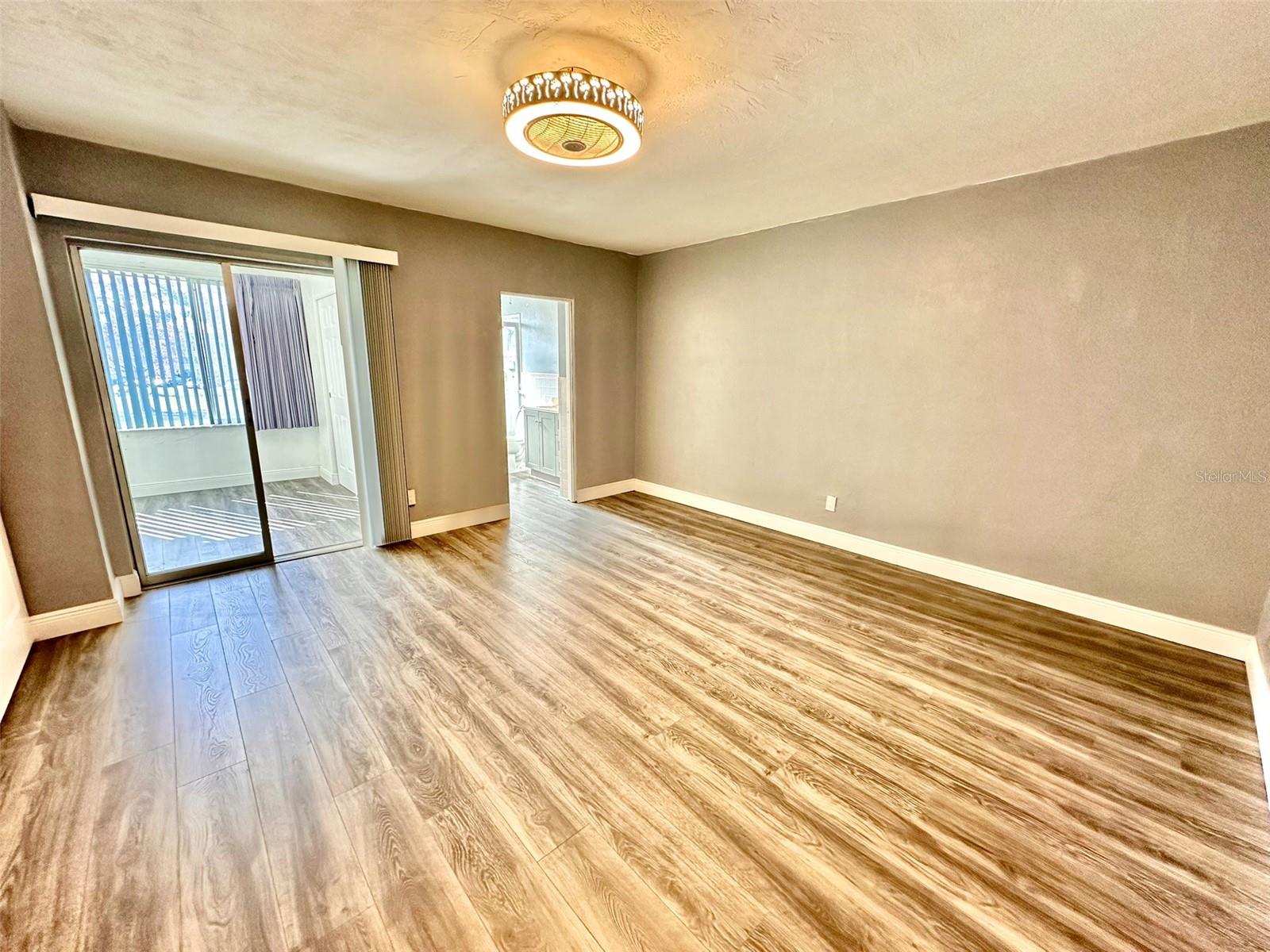 Image 17 of 46 For 2431 Canadian Way 37