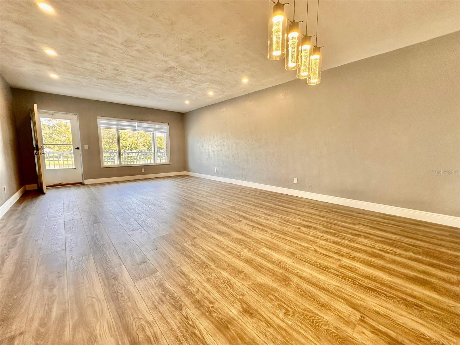 Image 6 of 46 For 2431 Canadian Way 37