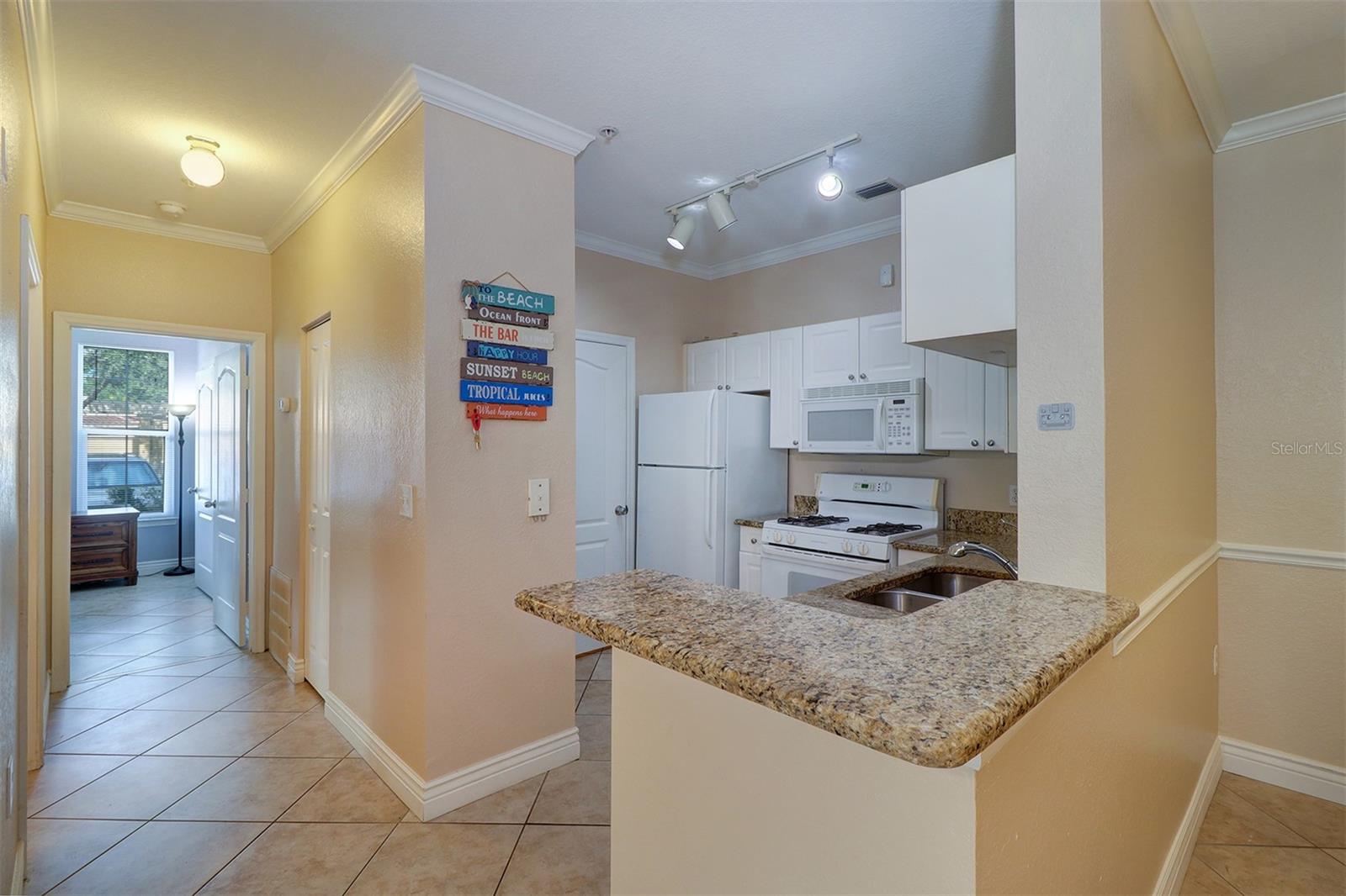 Image 10 of 42 For 2724 Via Murano  610