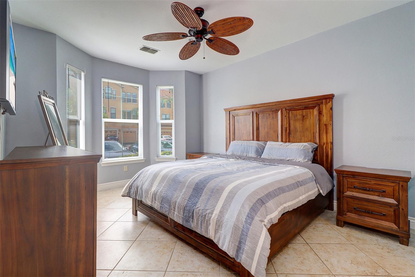 Image 13 of 42 For 2724 Via Murano  610