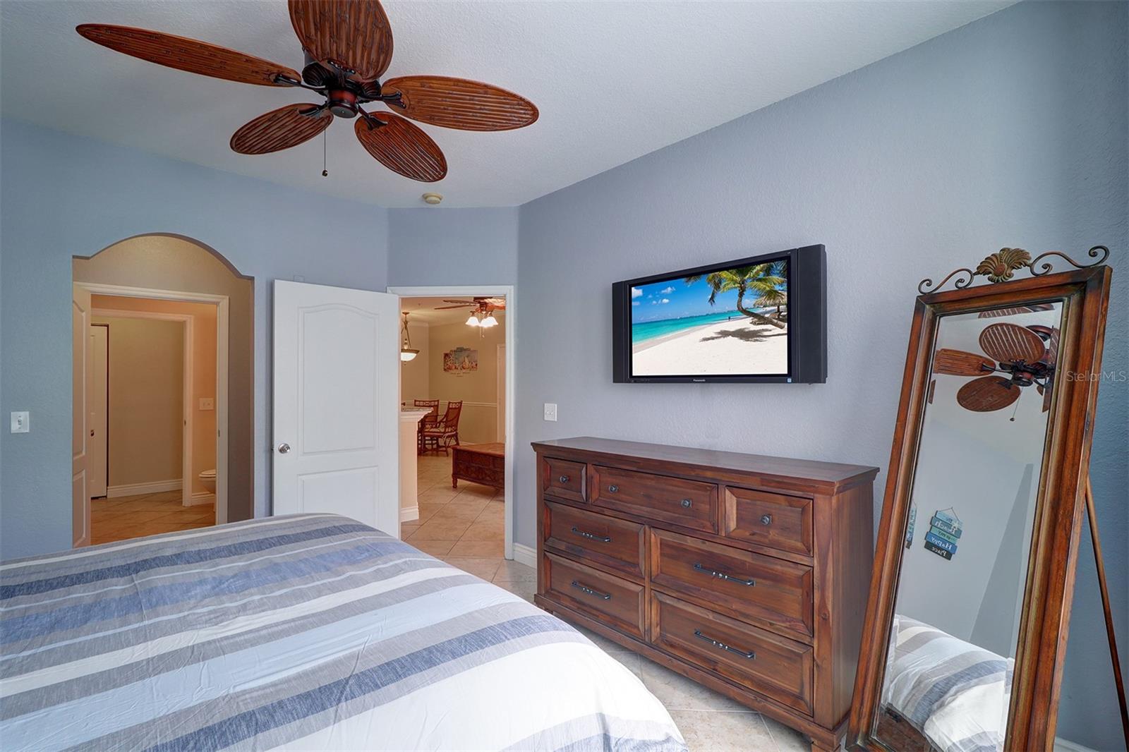 Image 15 of 42 For 2724 Via Murano  610