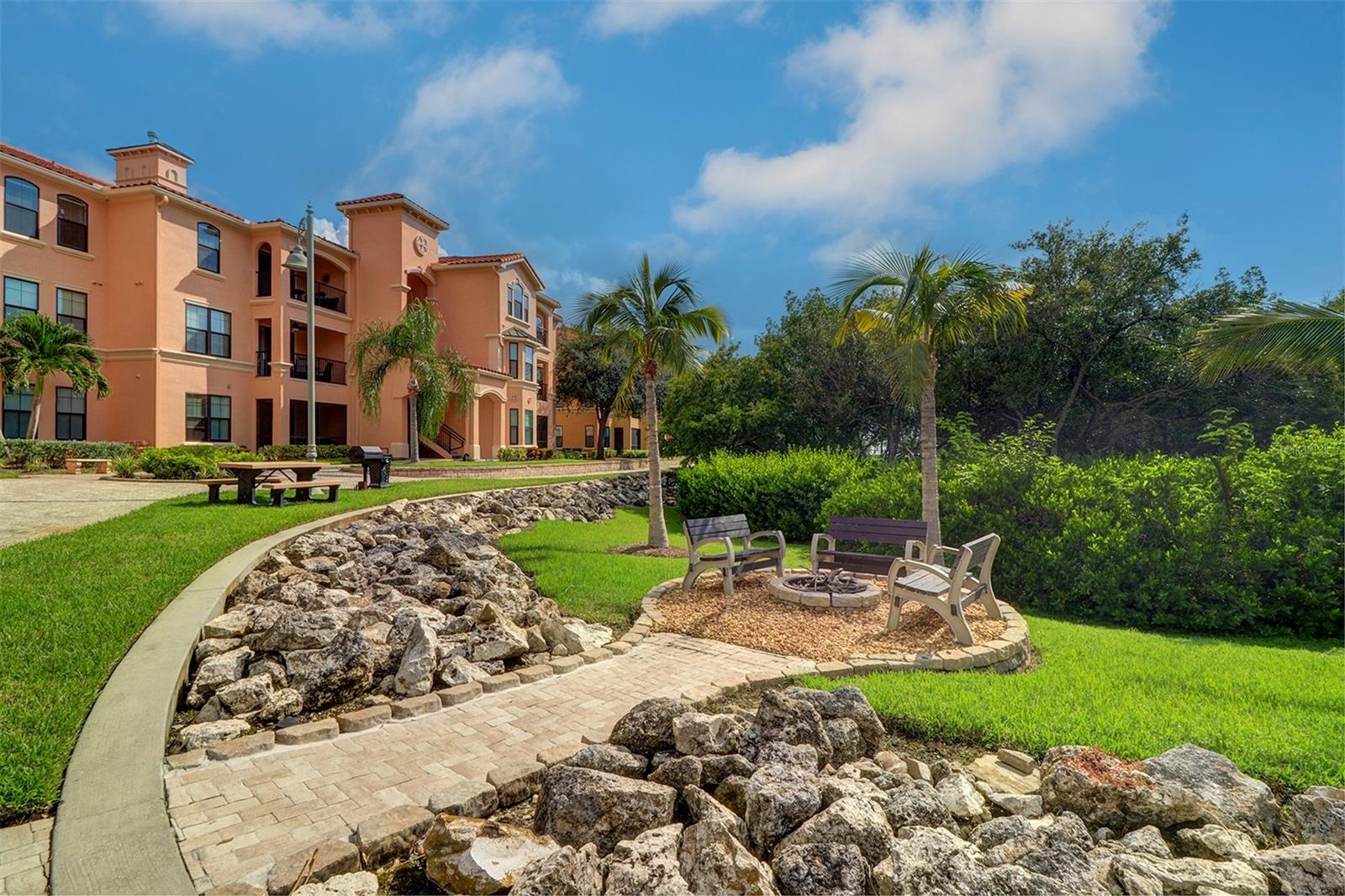 Image 31 of 42 For 2724 Via Murano  610