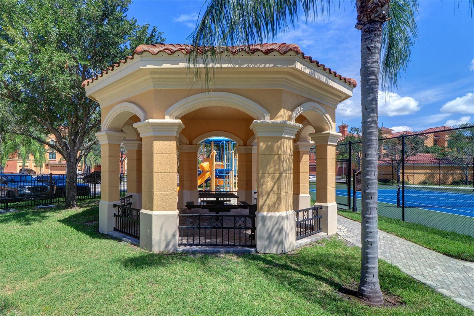 Image 32 of 42 For 2724 Via Murano  610