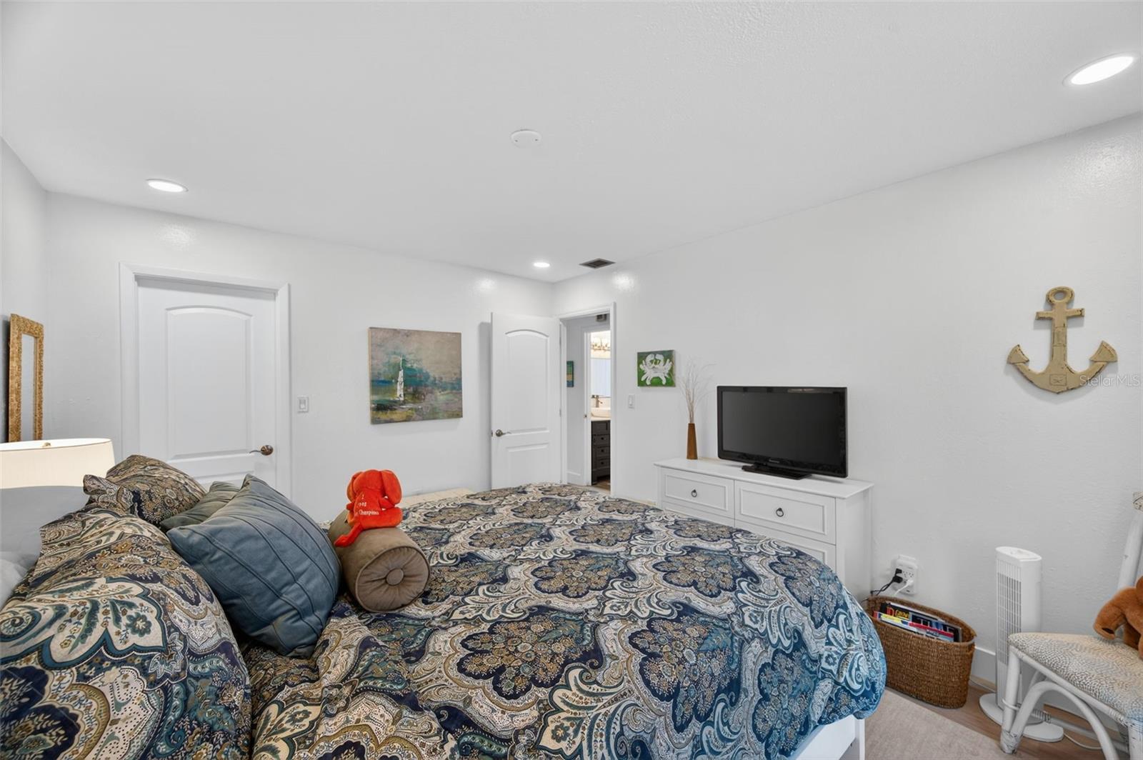 Image 37 of 76 For 3947 35th Way S 131