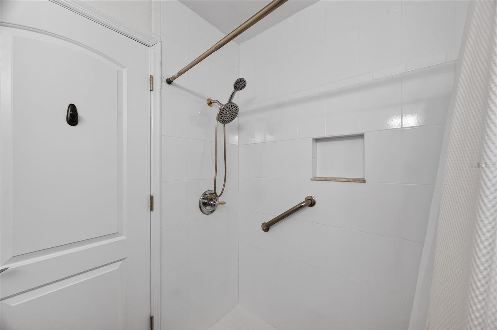 Image 43 of 76 For 3947 35th Way S 131