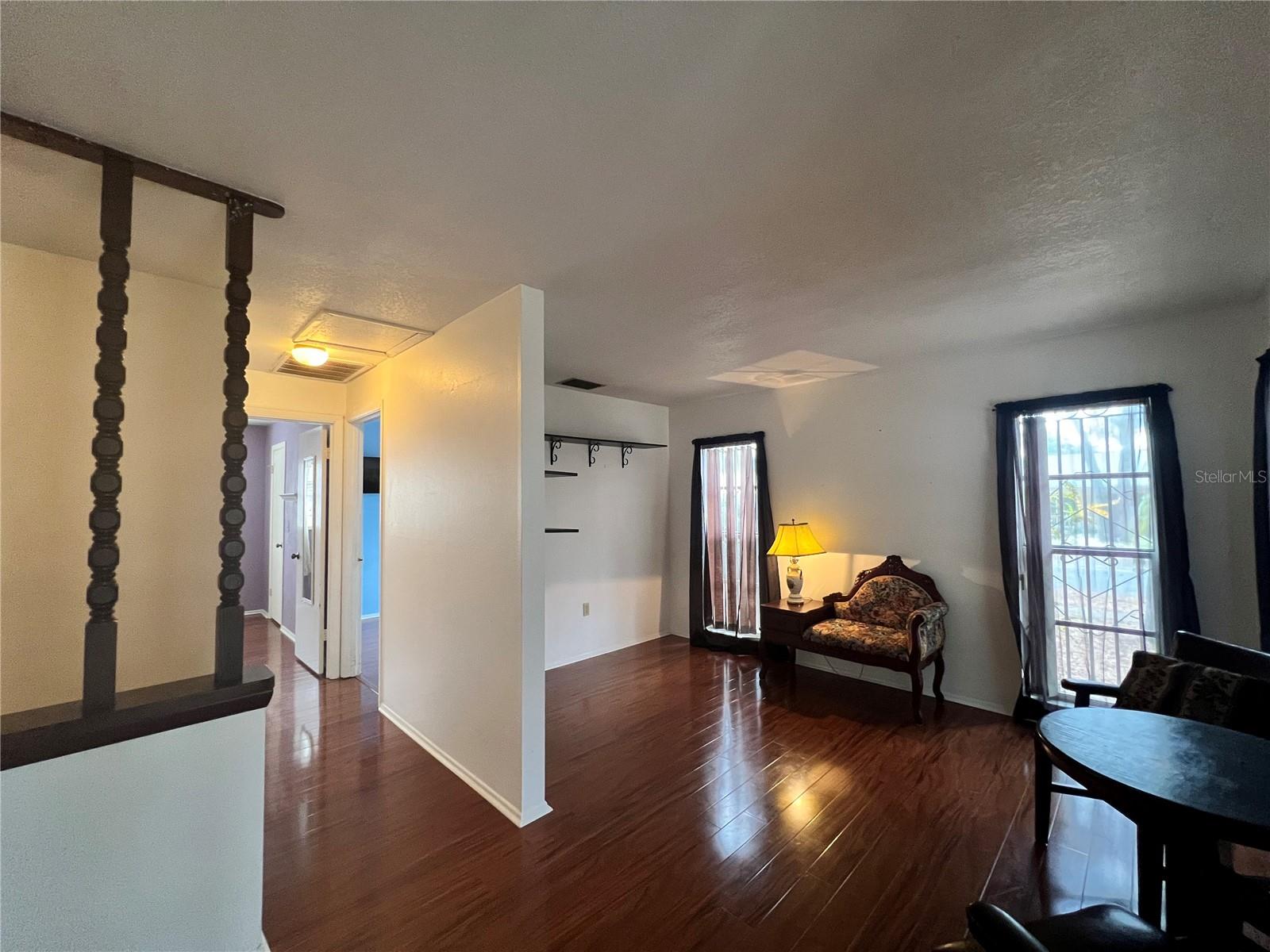 Image 18 of 28 For 9715 Hidden Oaks Circle