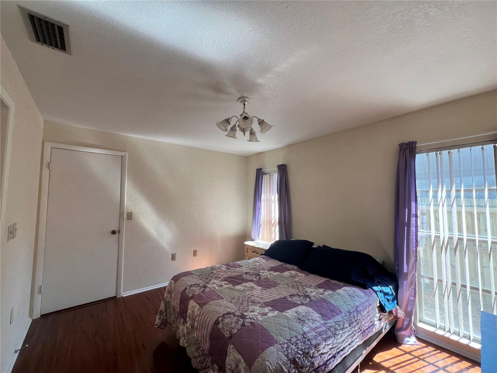 Image 19 of 28 For 9715 Hidden Oaks Circle