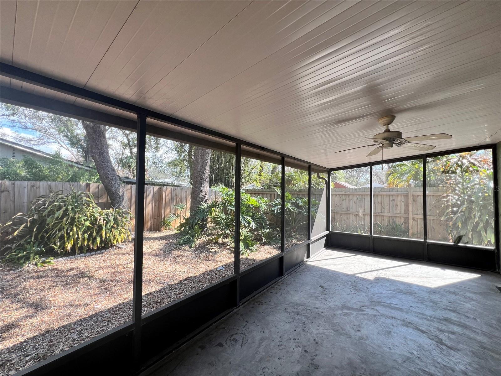 Image 6 of 28 For 9715 Hidden Oaks Circle