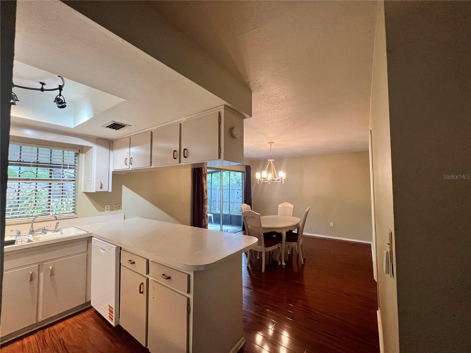 Image 8 of 28 For 9715 Hidden Oaks Circle