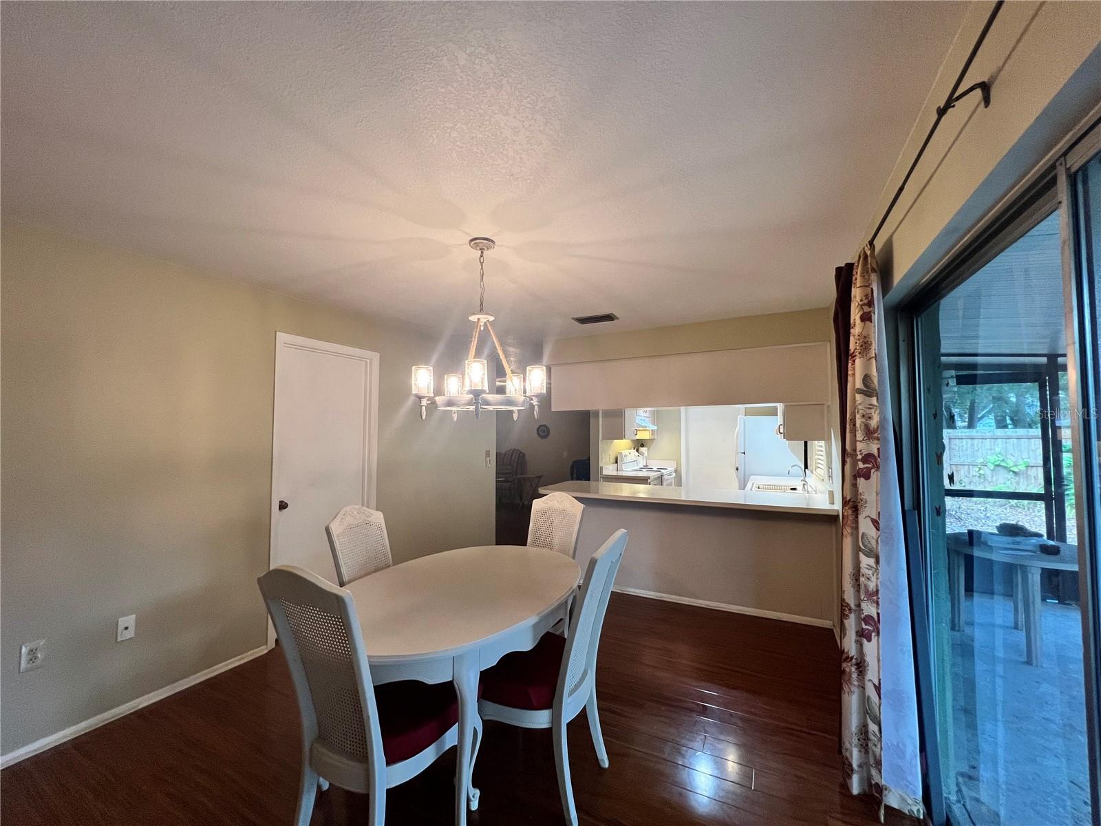 Image 9 of 28 For 9715 Hidden Oaks Circle