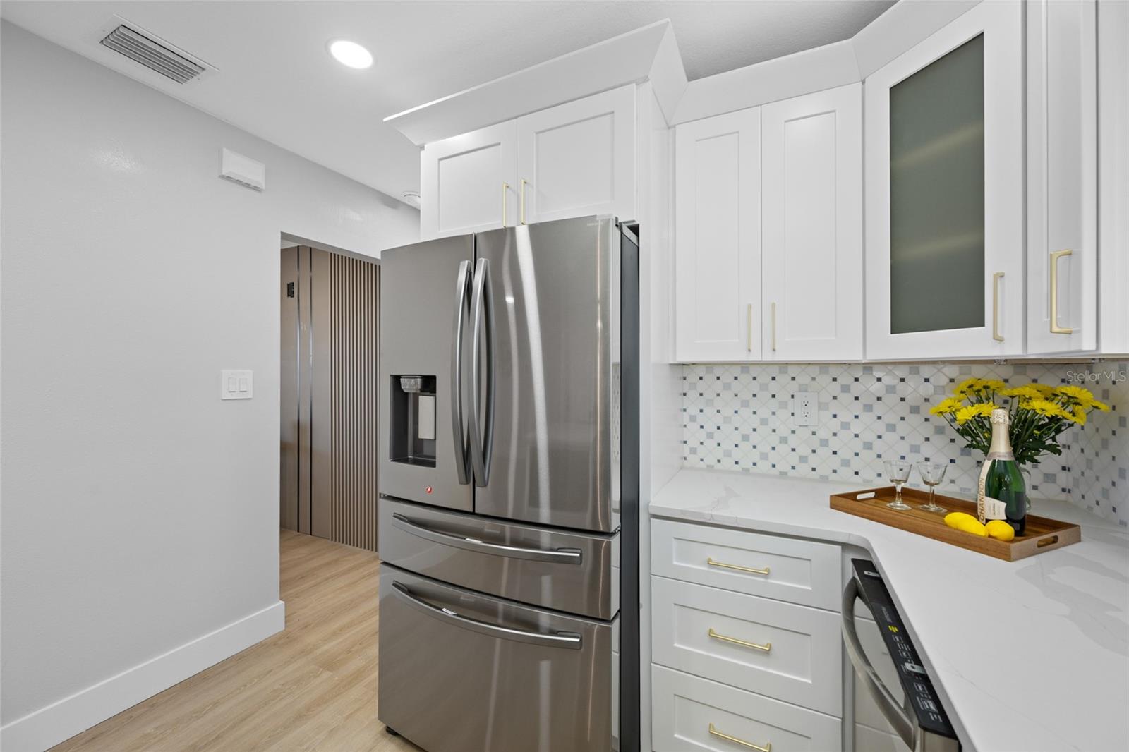 Image 18 of 65 For 11702 84th Avenue