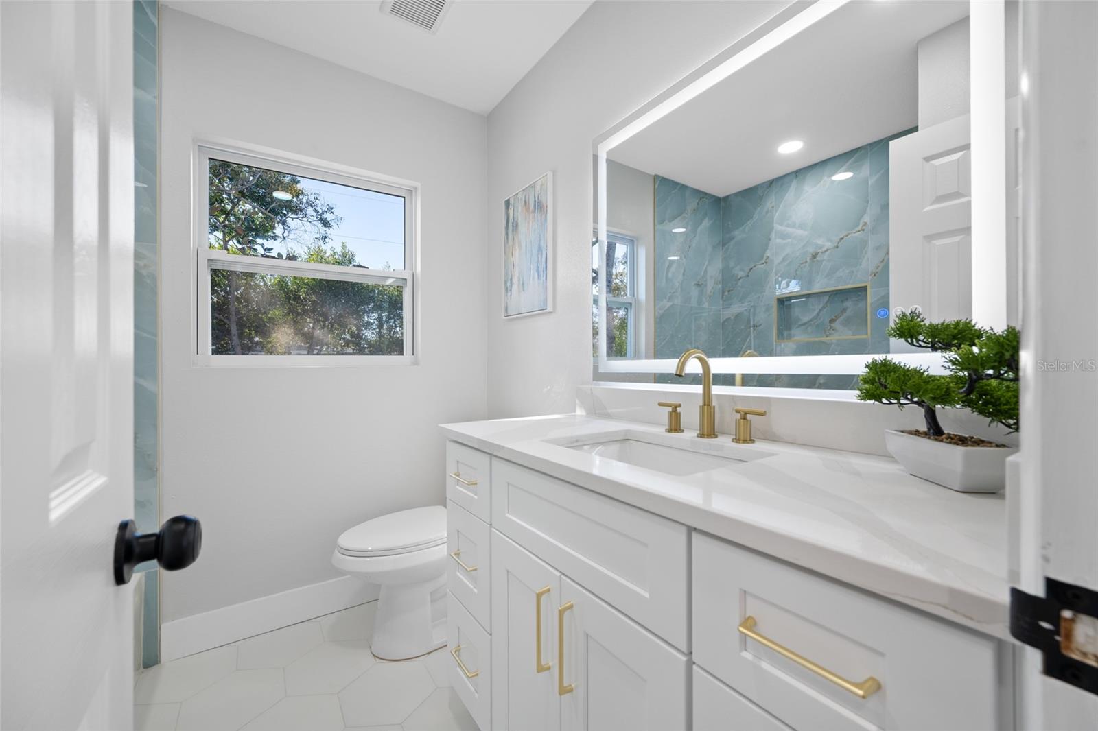 Image 30 of 65 For 11702 84th Avenue