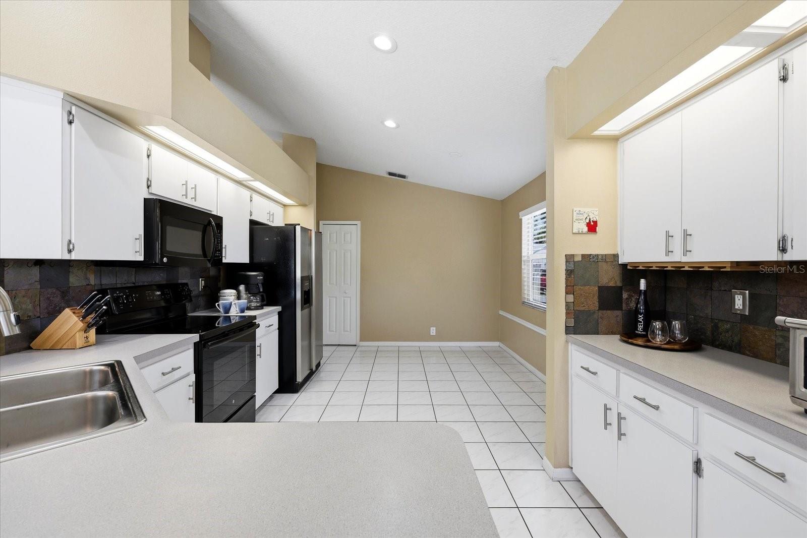 Image 11 of 41 For 3141 Featherwood Court