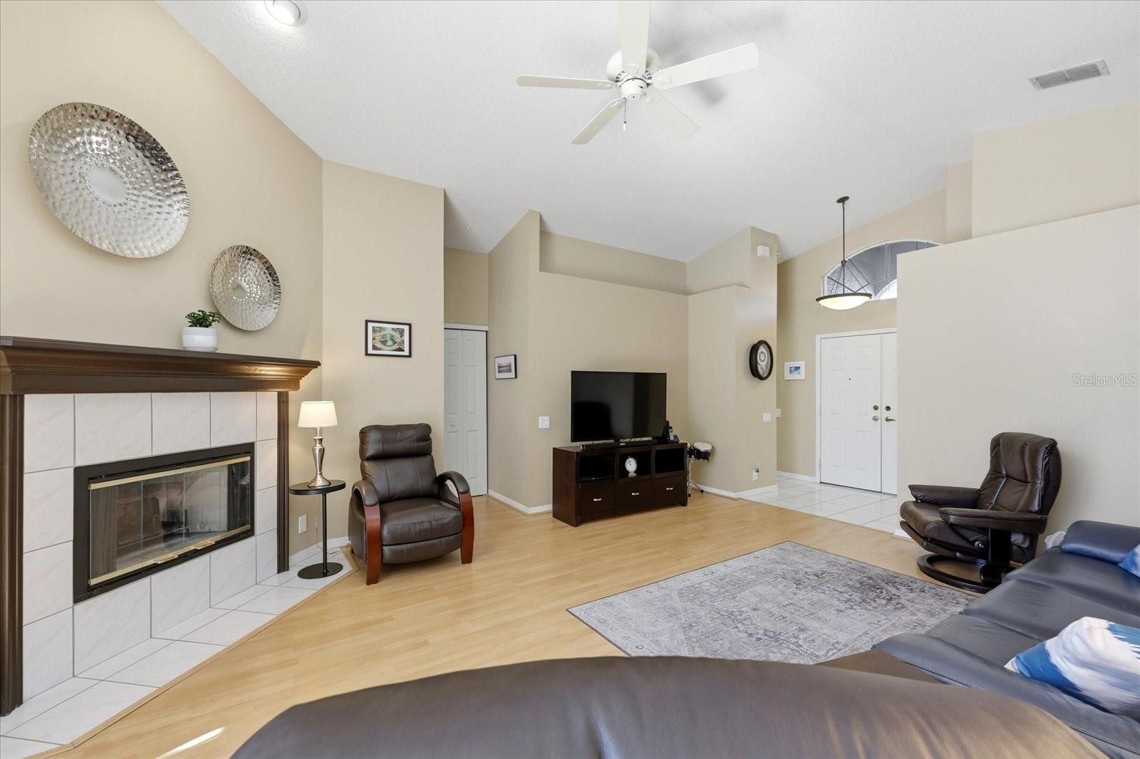 Image 5 of 41 For 3141 Featherwood Court