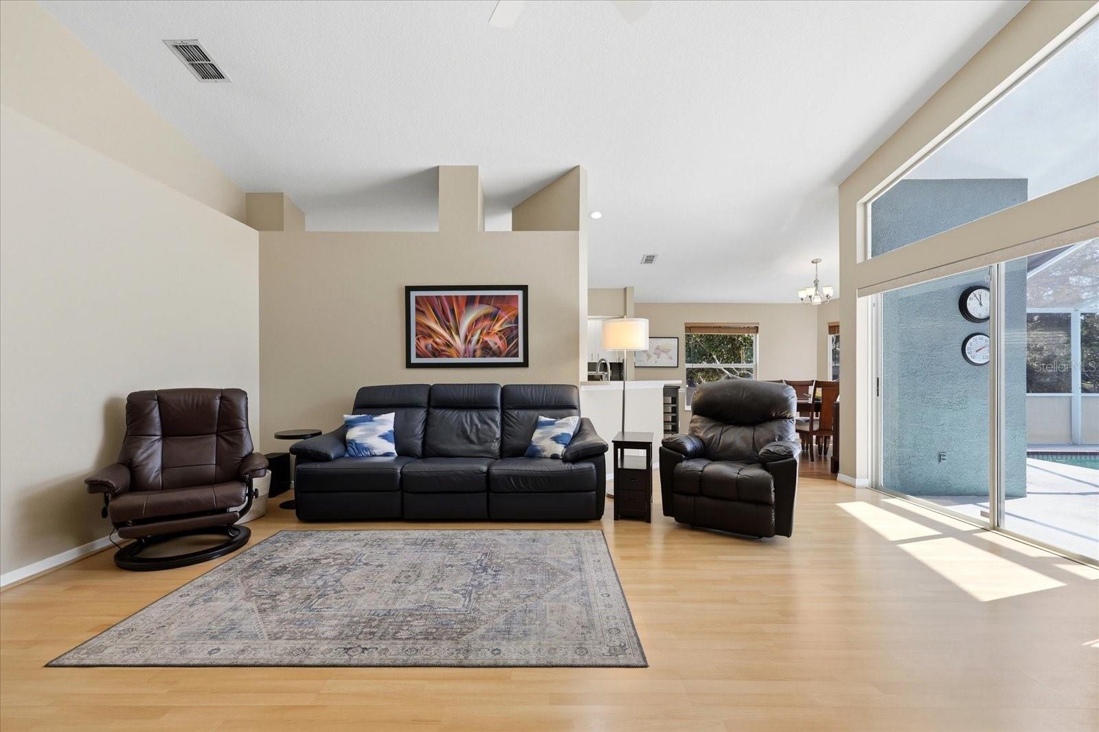 Image 6 of 41 For 3141 Featherwood Court