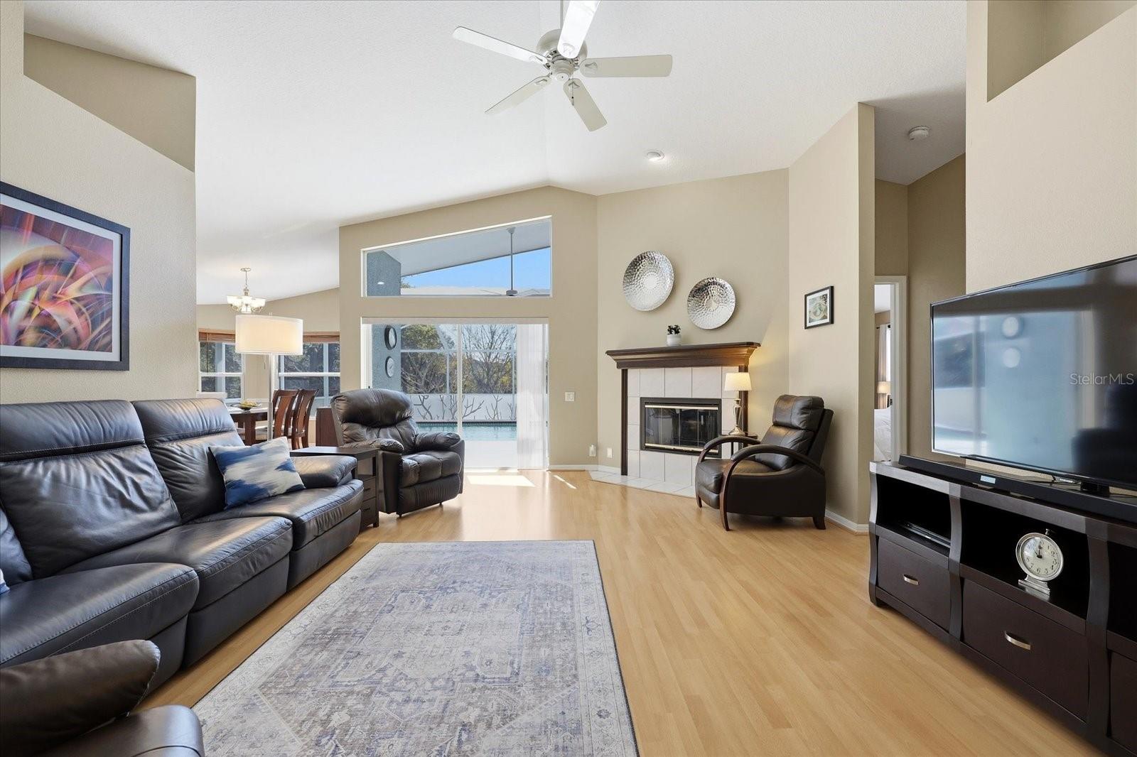 Image 8 of 41 For 3141 Featherwood Court