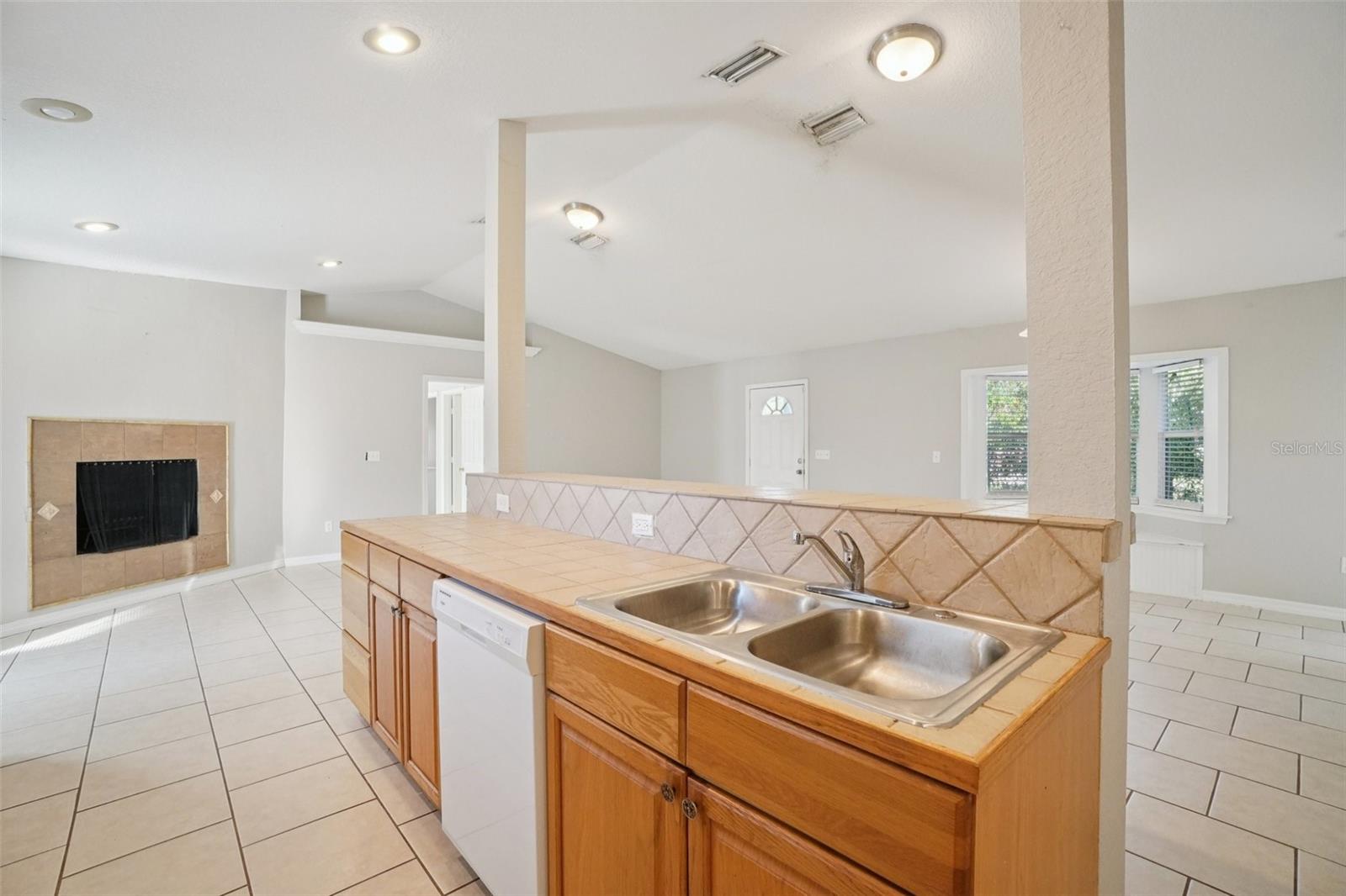 Image 14 of 34 For 13210 Maple Street