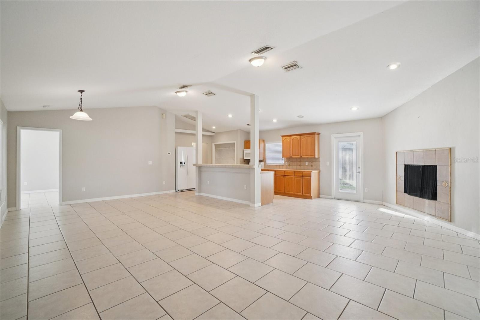 Image 5 of 34 For 13210 Maple Street