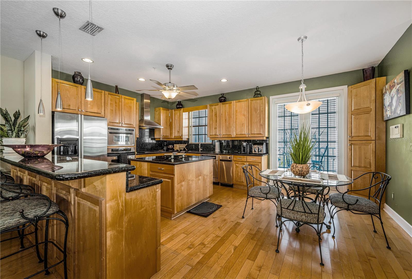 Image 13 of 52 For 106 Yacht Club Circle