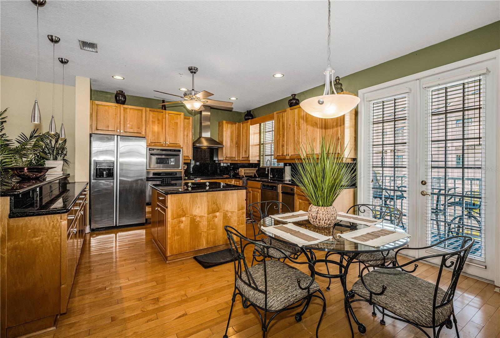 Image 14 of 52 For 106 Yacht Club Circle