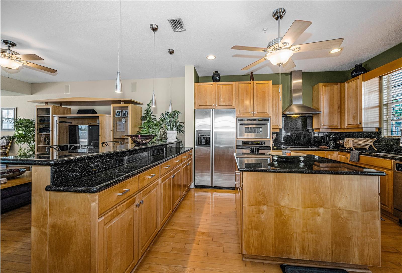 Image 15 of 52 For 106 Yacht Club Circle