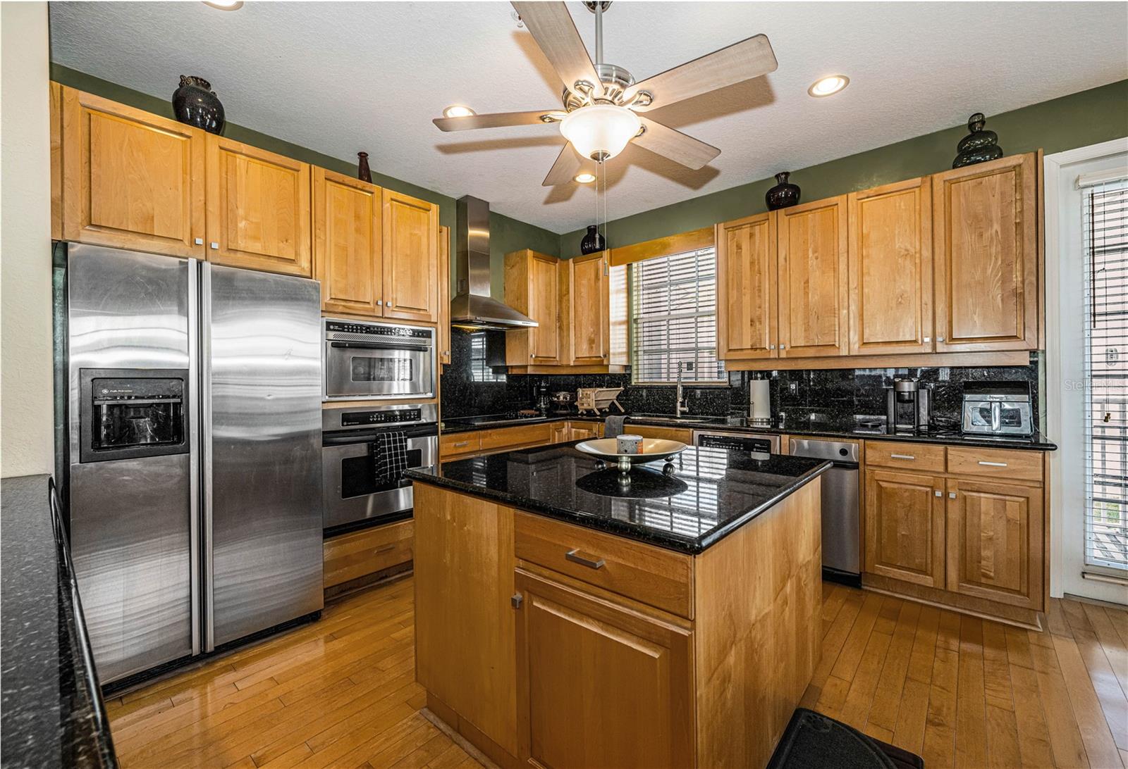 Image 16 of 52 For 106 Yacht Club Circle