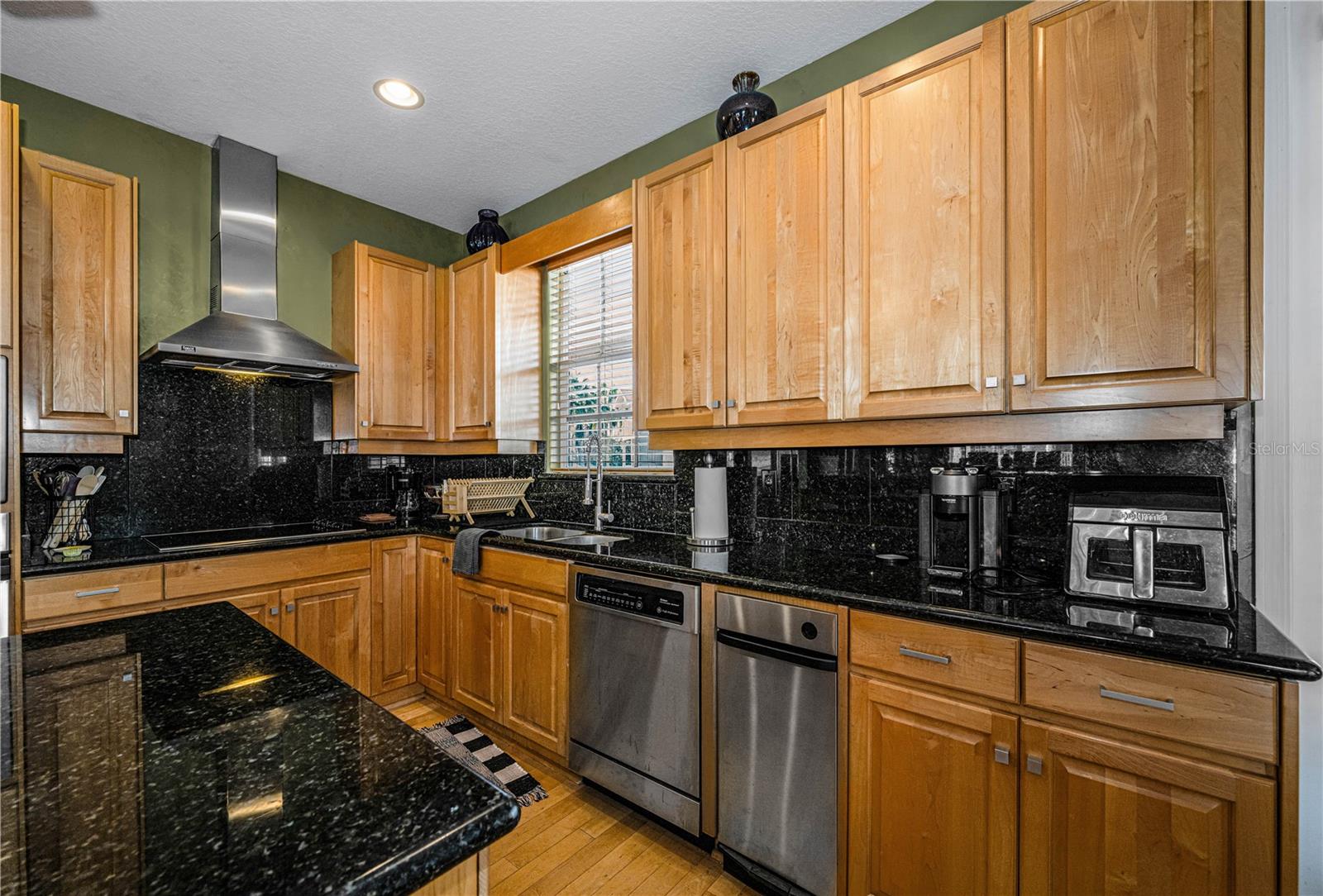 Image 17 of 52 For 106 Yacht Club Circle