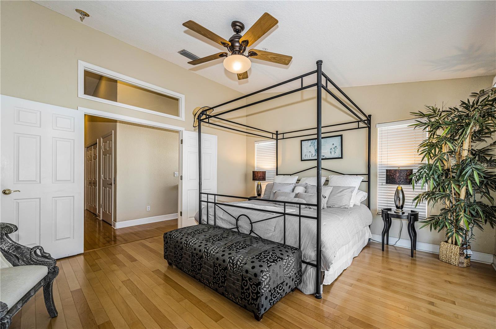 Image 42 of 52 For 106 Yacht Club Circle