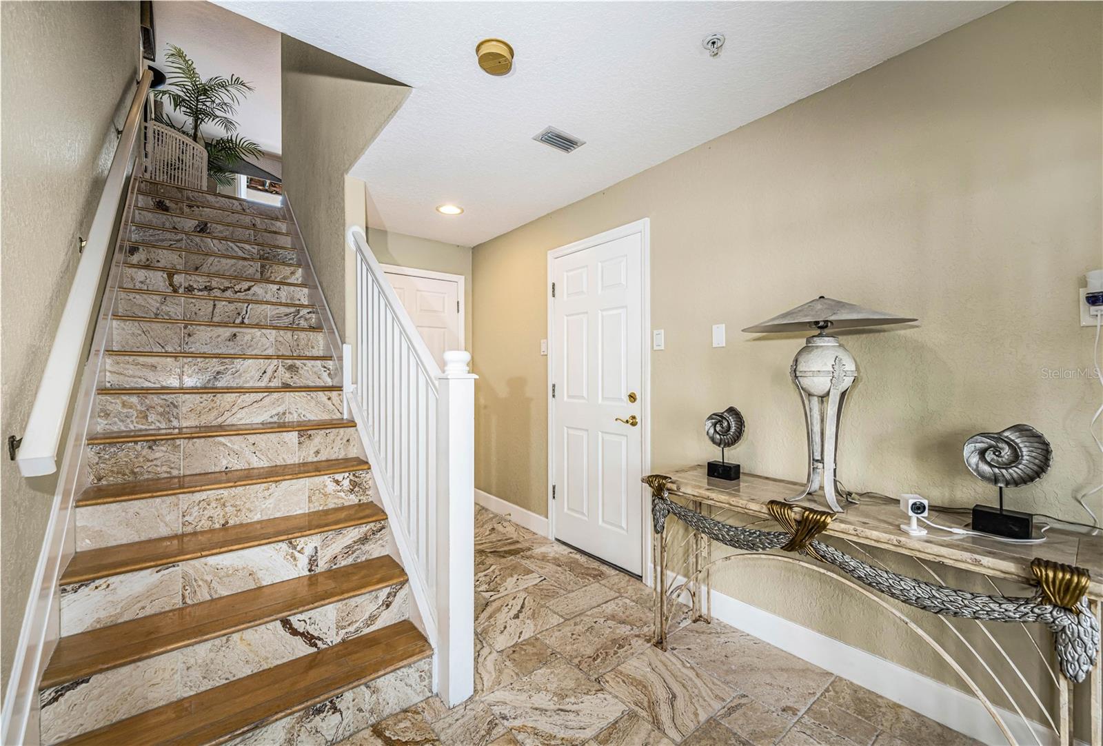 Image 8 of 52 For 106 Yacht Club Circle