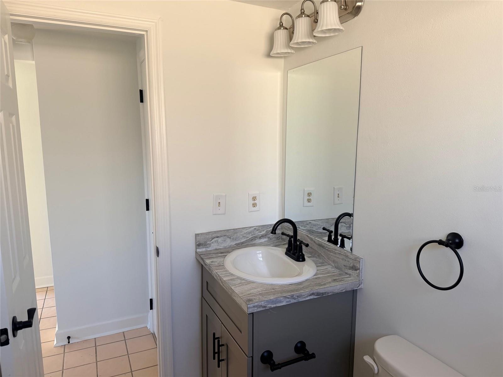 Image 18 of 42 For 4407 Sunstate Drive