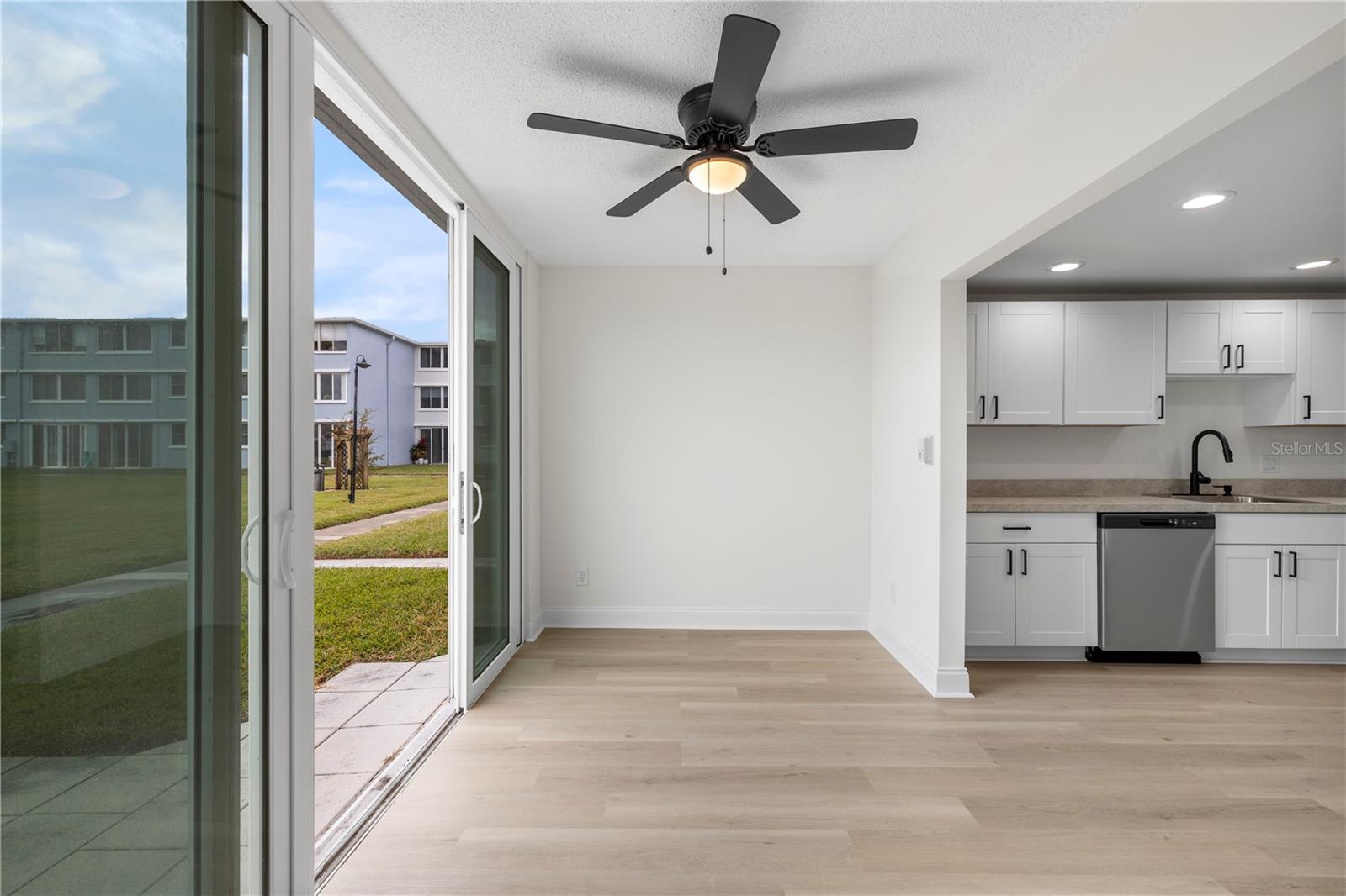 Image 17 of 51 For 4715 Bay Street Ne 123