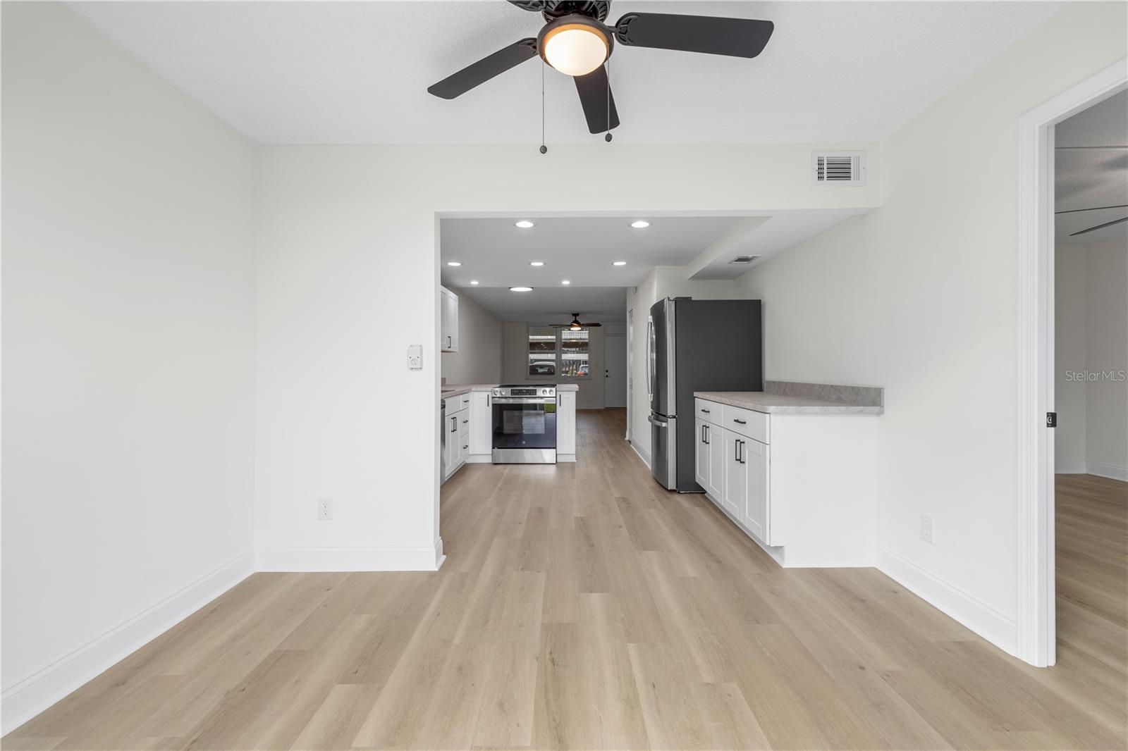 Image 18 of 51 For 4715 Bay Street Ne 123