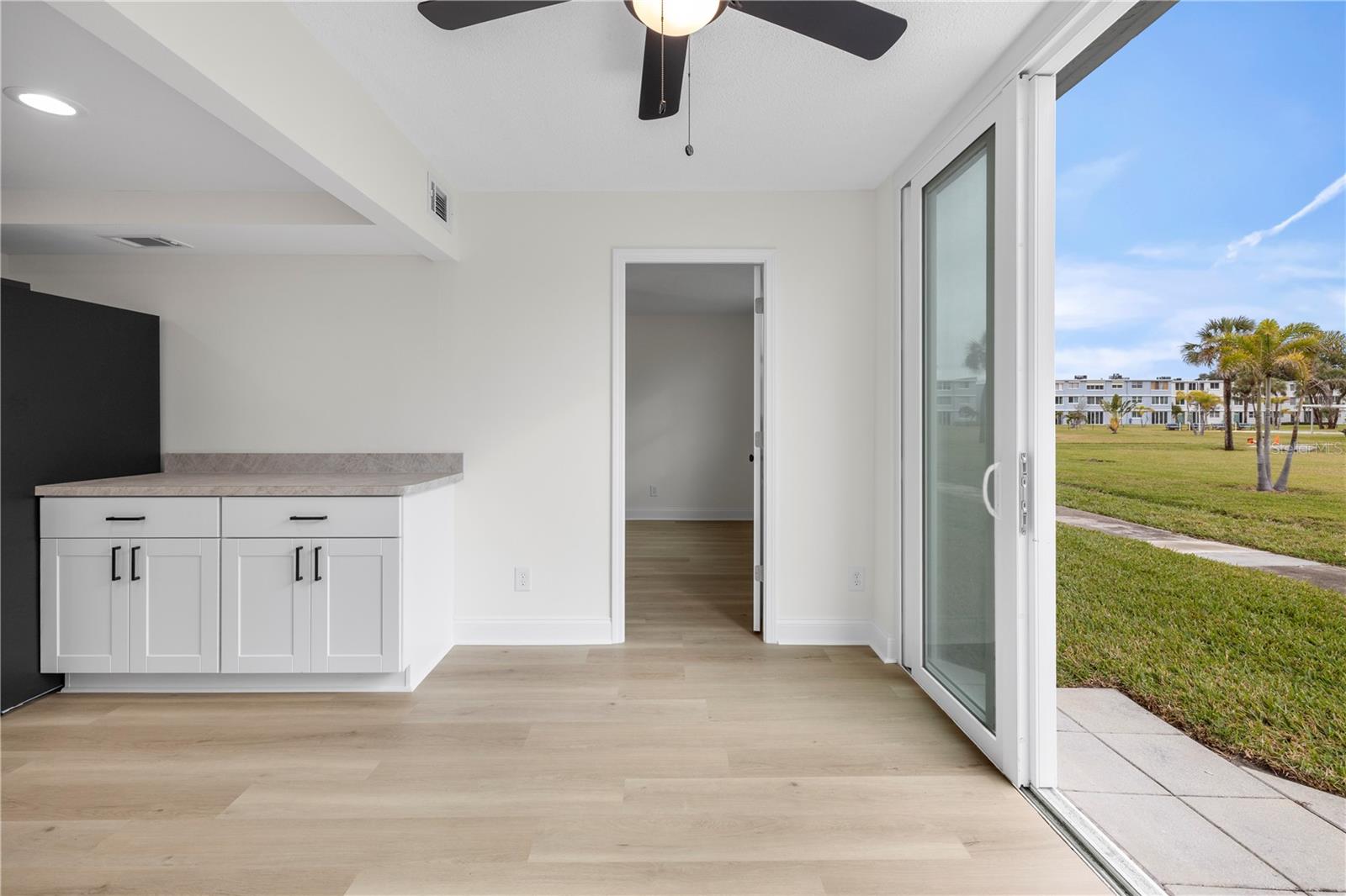 Image 19 of 51 For 4715 Bay Street Ne 123