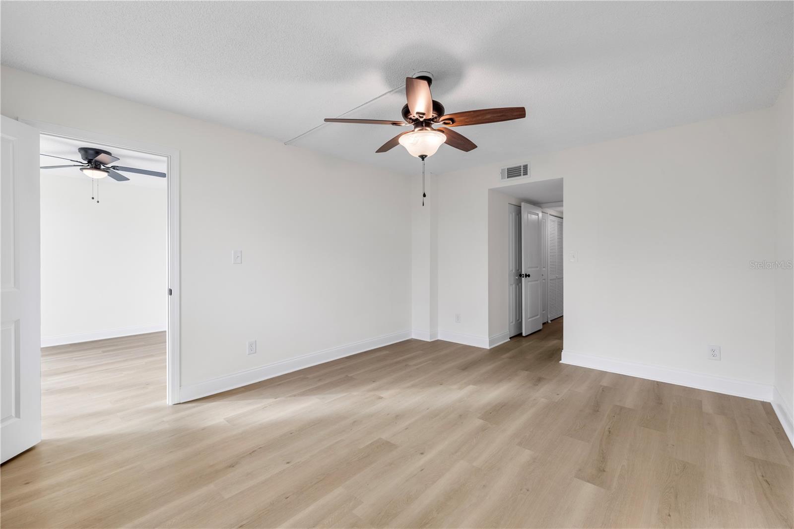 Image 24 of 51 For 4715 Bay Street Ne 123