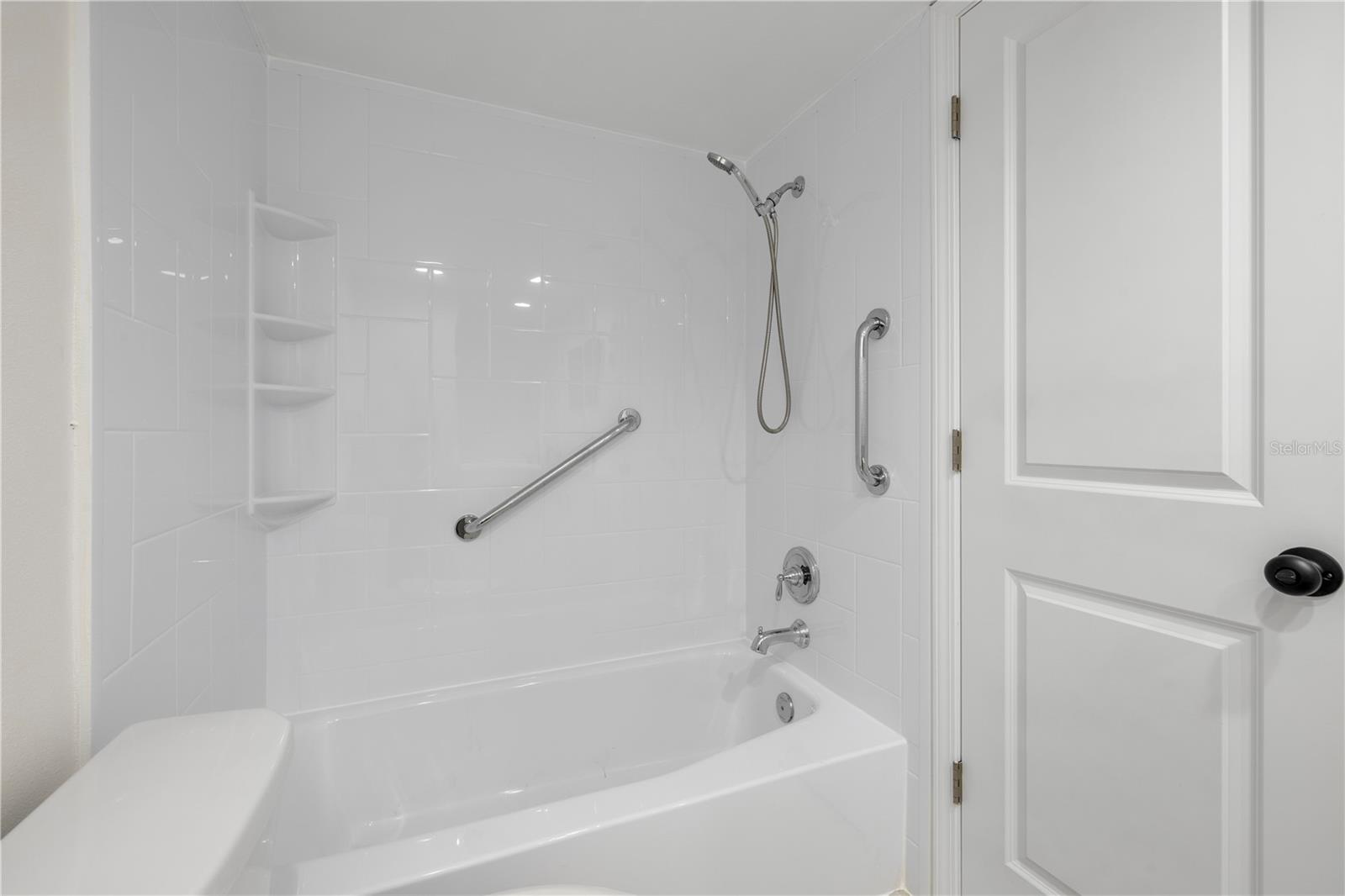 Image 26 of 51 For 4715 Bay Street Ne 123