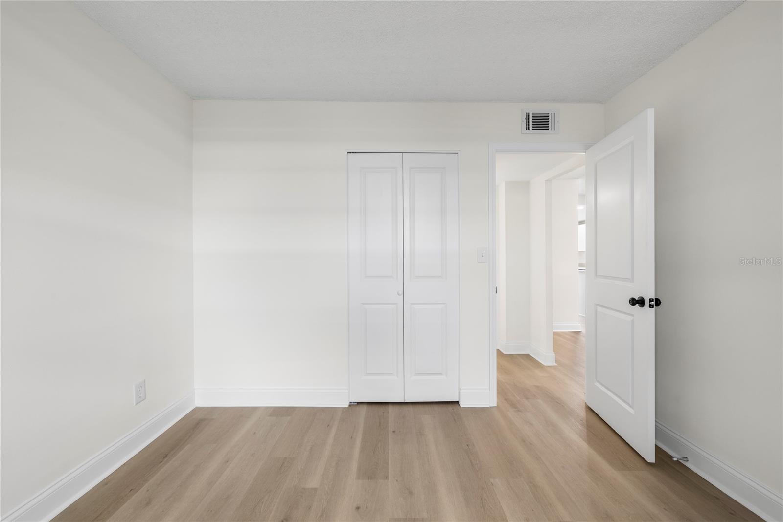 Image 31 of 51 For 4715 Bay Street Ne 123