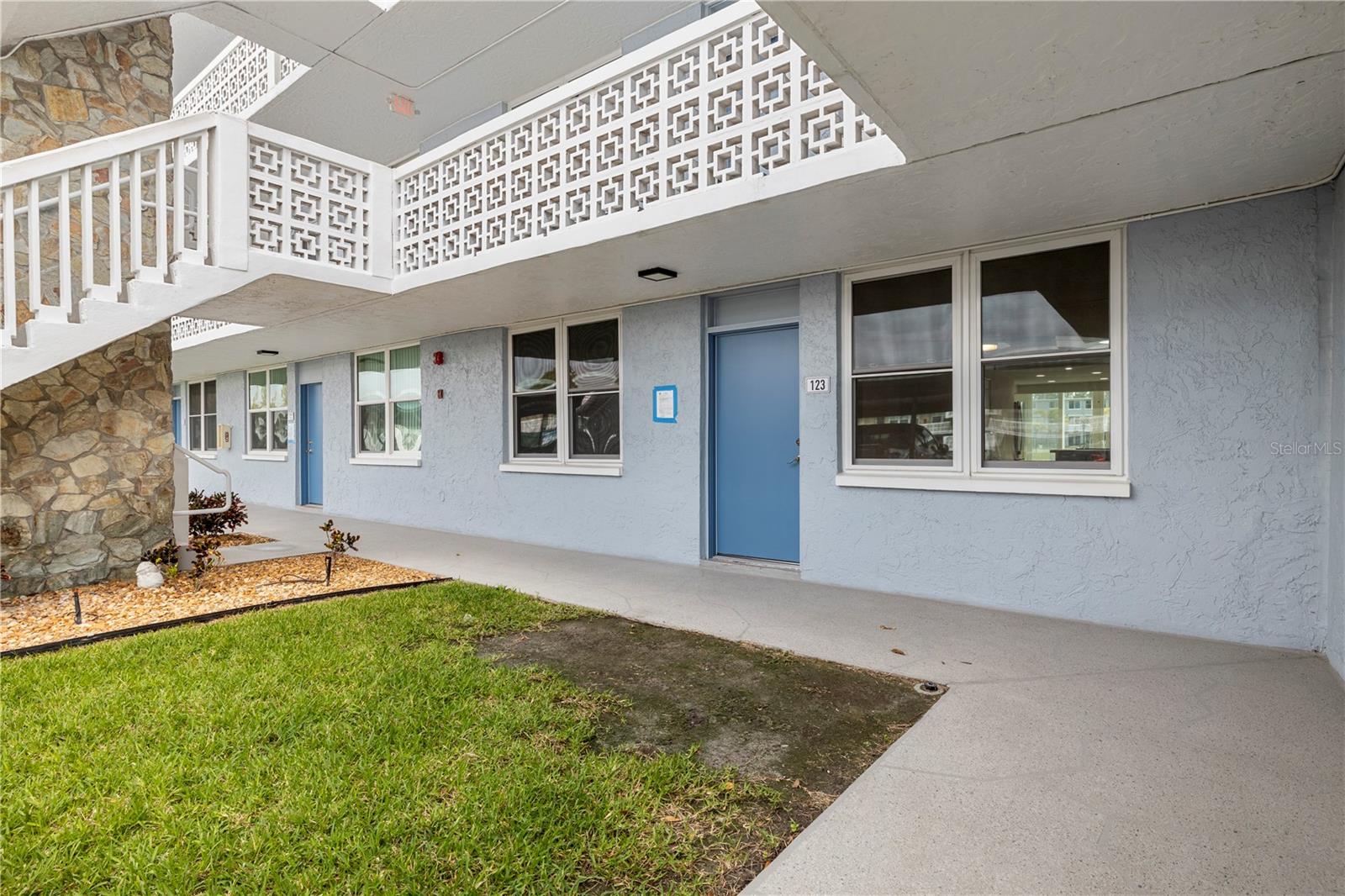 Image 35 of 51 For 4715 Bay Street Ne 123