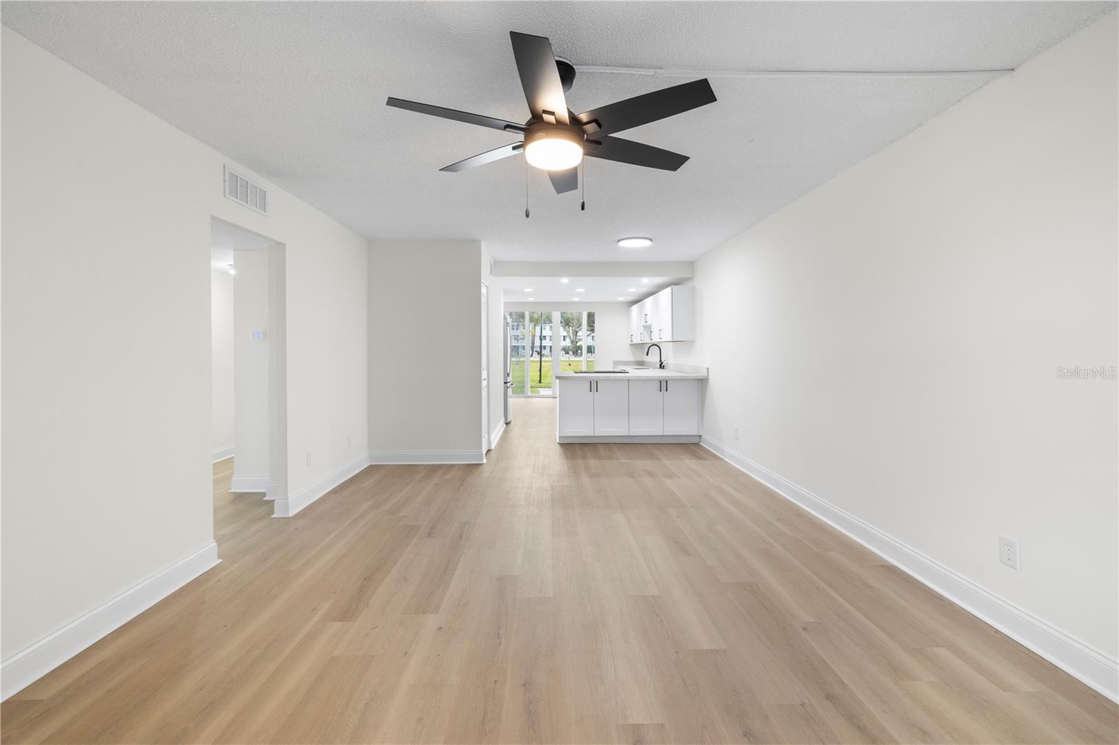 Image 4 of 51 For 4715 Bay Street Ne 123