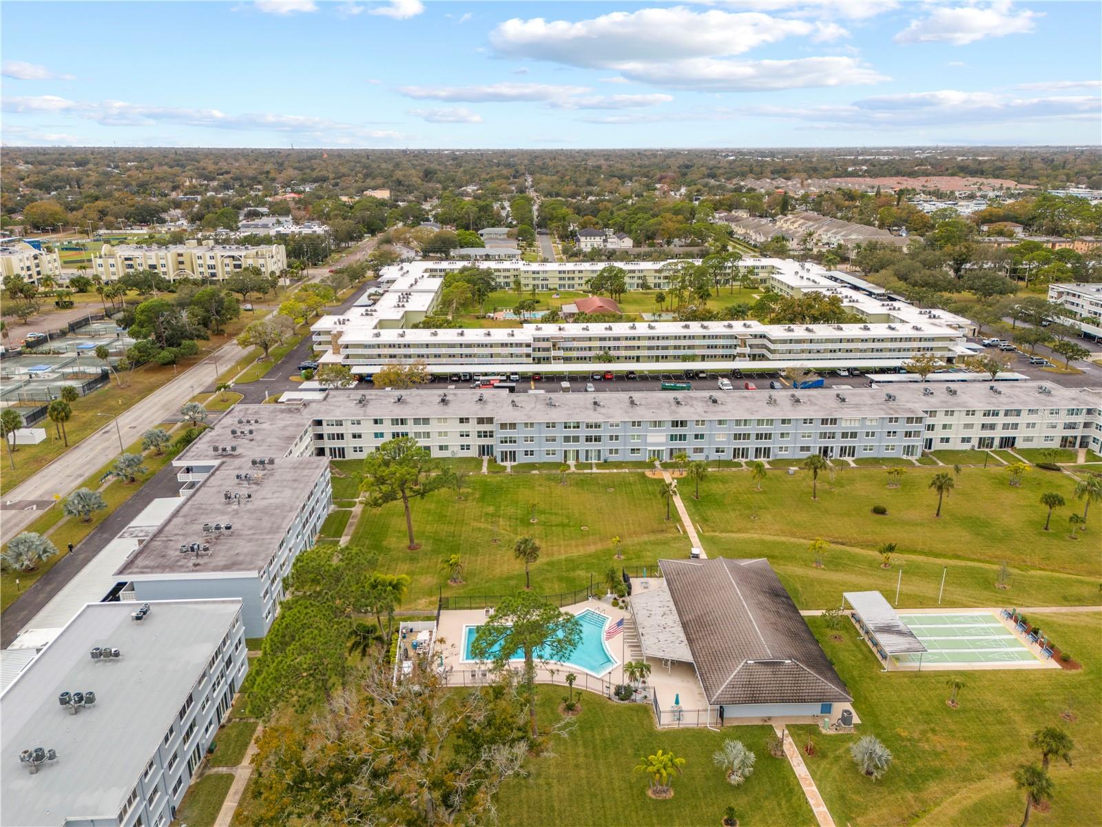 Image 42 of 51 For 4715 Bay Street Ne 123